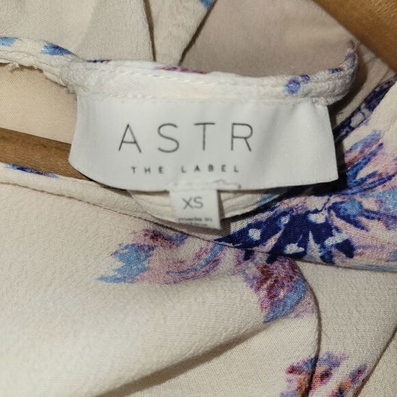 ASTR the Label Rena Racerback Dress Hibiscus Floral Swing Dress Beige/Pink XS - Picture 13 of 13